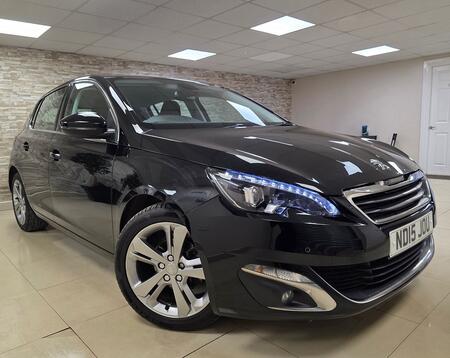 PEUGEOT 308 1.2 PureTech Allure