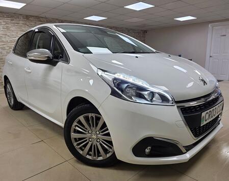 PEUGEOT 208 1.6 BlueHDi Allure